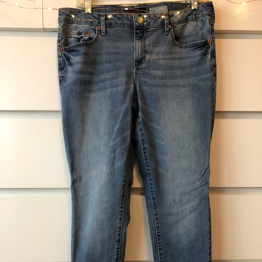 Skinny distressed jeans